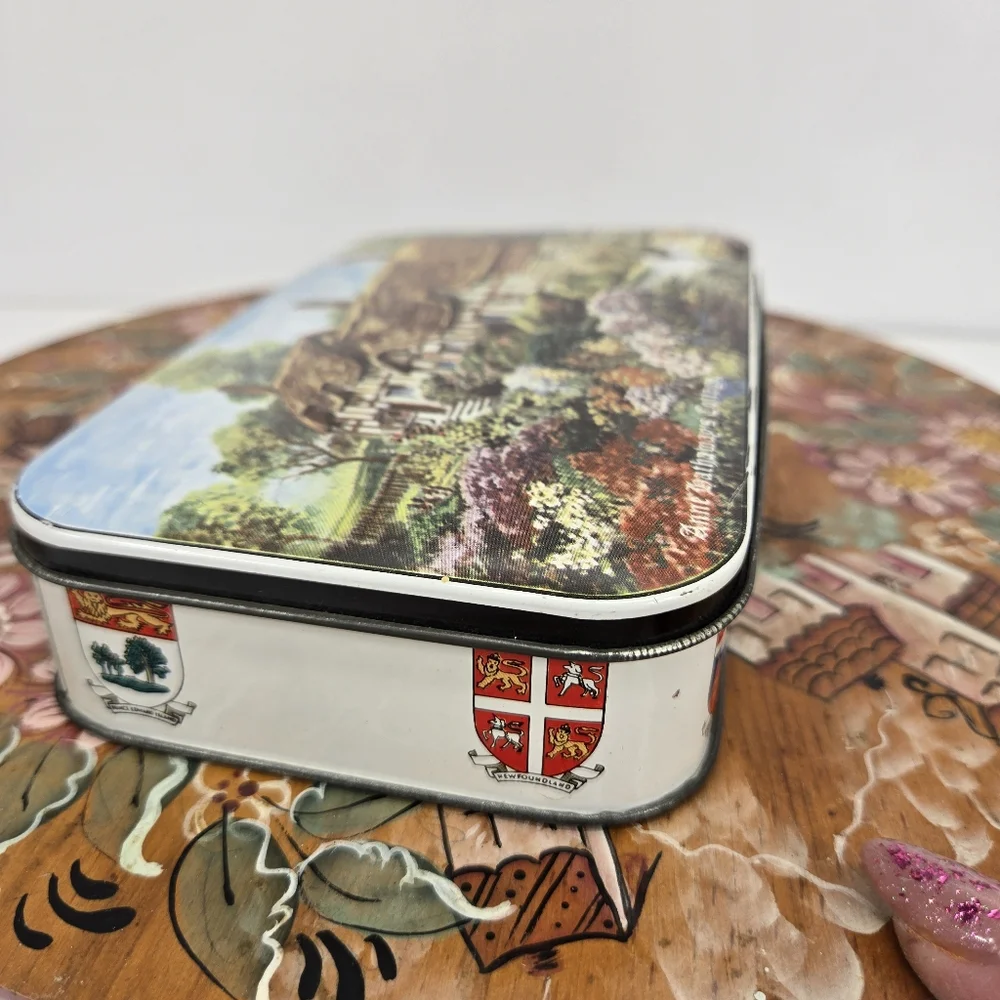 Vintage Anne‎ Hathaway's Cottage Stratford Upon Avon Tin Box Arden Nash England